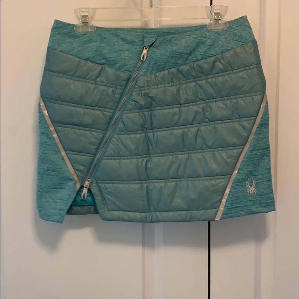 Spyder Solitude mini puffer skirt. Size 6.
